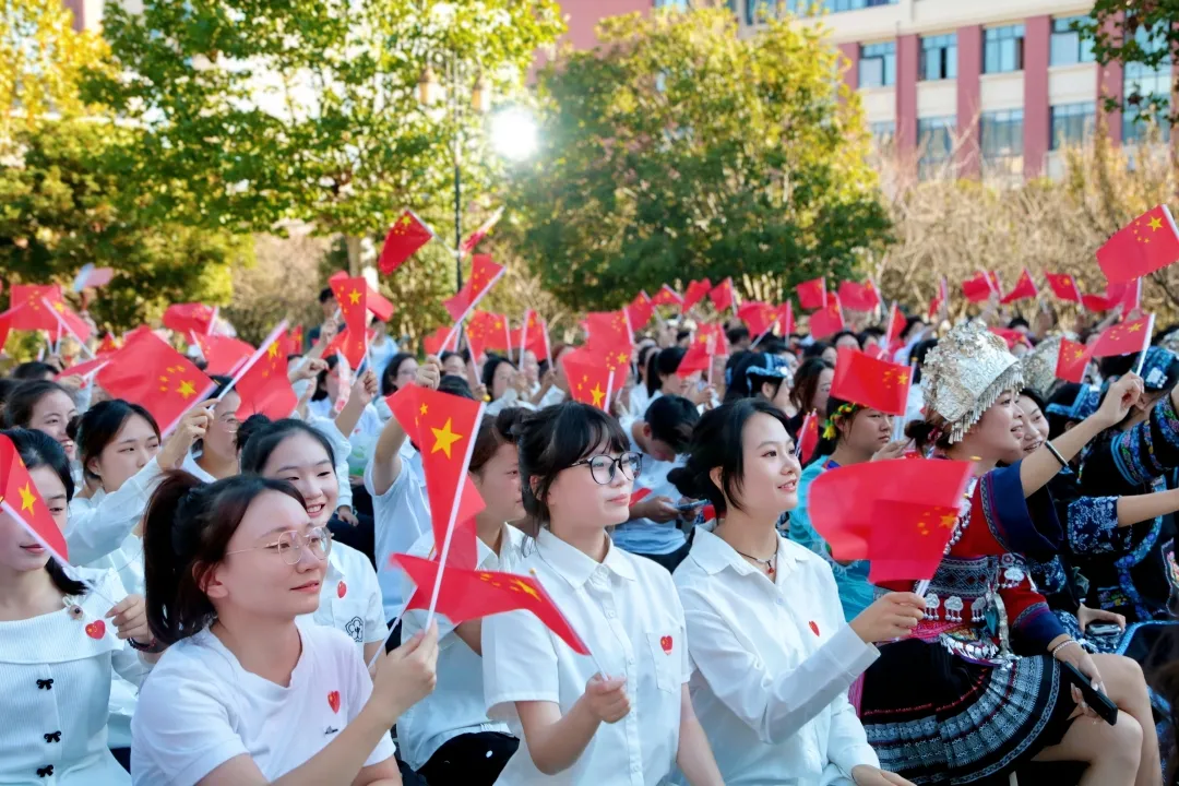 图1-歌咏会现场.jpg 图1-歌咏会现场.jpg