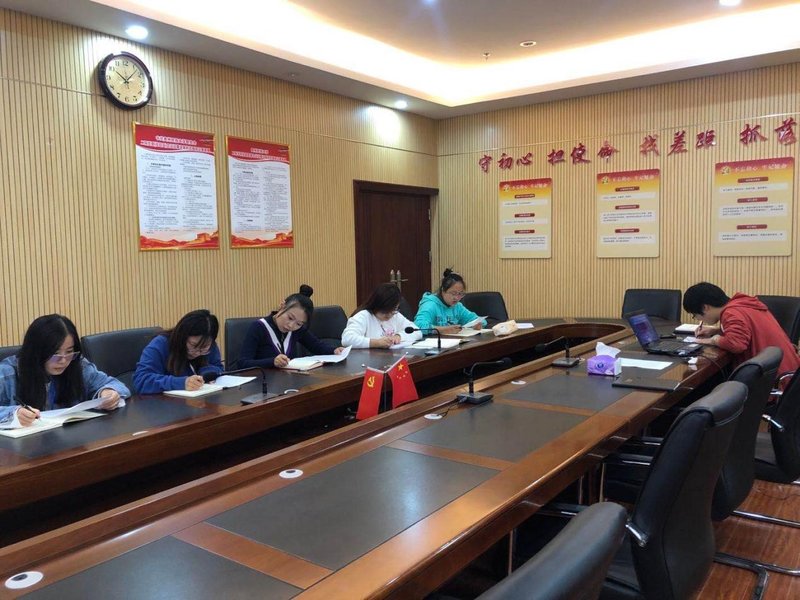 我院教师学习习近平总书记系列重要讲话精神之：《思政课是落实立德树人根本任务的关键课程》1